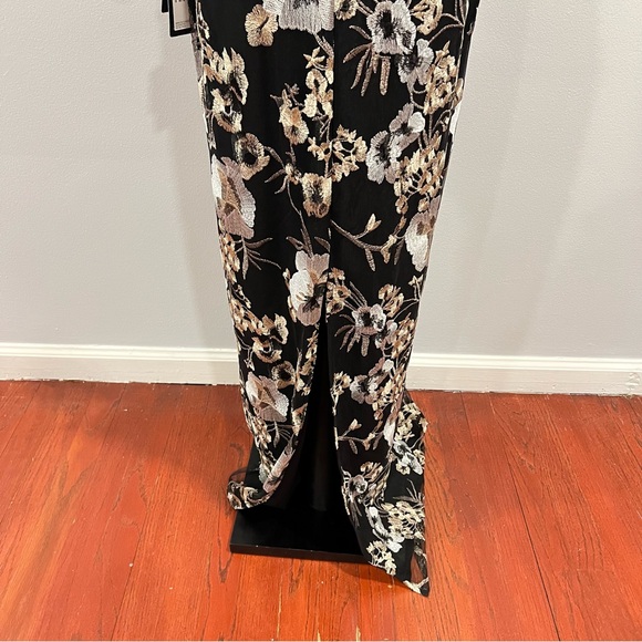 Adrianna Papell Black With Multicolor Floral Embroidery V-Neck 3/4 Sleeves Gown - Picture 11 of 15